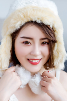 李采潭女教师1在线观看